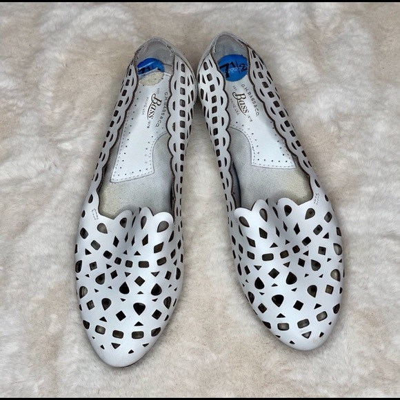 Flats - Picture 2 of 3